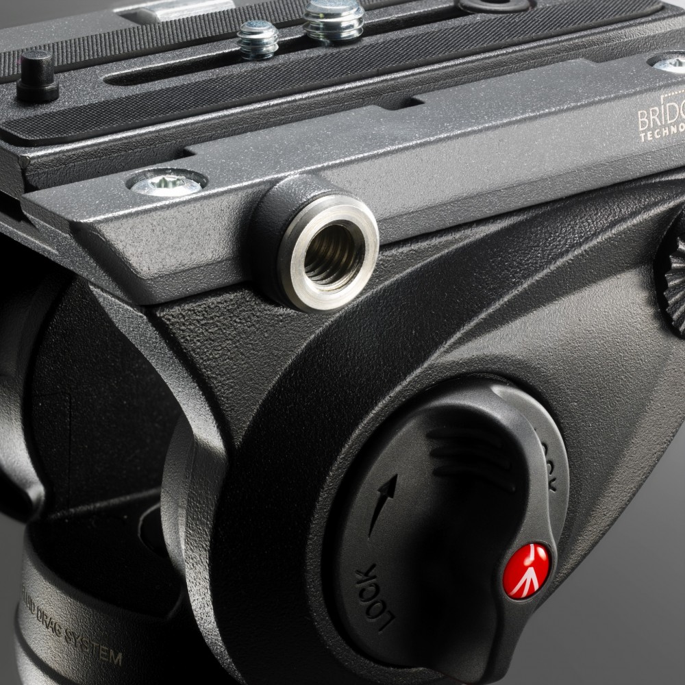 PRO FLUID Kopf mit flacher Basis Manfrotto - Fluid Drag System bei PAN- und TILT-Bewegungen behoben 2,4 kg voreingestelltes Gege