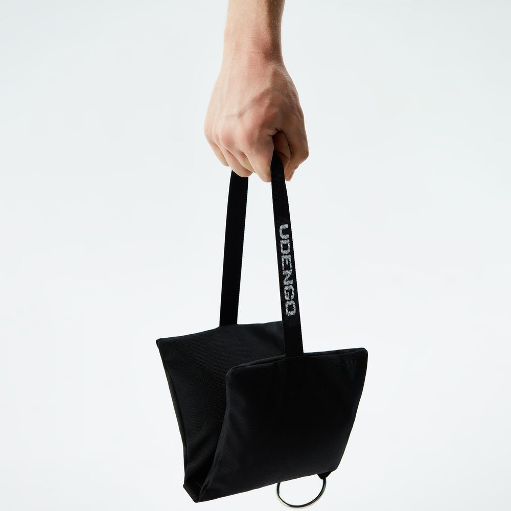 Steel Shot Bag 6kg Udengo - Neues Modell 2019!Größe: 33cm x 16cm / 12,99" x 6,29" Gewicht: 6 kg / 13.2 lbsFüllung: verchromter Steel Shot Bag 6kg Udengo - Neues Modell 2019!Größe: 33cm x 16cm / 12,99" x 6,29" Gewicht: 6 kg / 13.2 lbsFüllung: verchromter