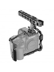 Panasonic GH6 Cage 8Sinn - - 1/4" Befestigungspunkte- Arri-Aufnahmepunkt (3/8" Befestigungspunkt oben)- M4-Gewinde (oben vorne,
