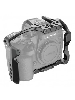 Panasonic GH6 Cage 8Sinn - - 1/4" Befestigungspunkte- Arri-Aufnahmepunkt (3/8" Befestigungspunkt oben)- M4-Gewinde (oben vorne,