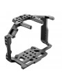 Panasonic GH6 Cage 8Sinn - - 1/4" Befestigungspunkte- Arri-Aufnahmepunkt (3/8" Befestigungspunkt oben)- M4-Gewinde (oben vorne,