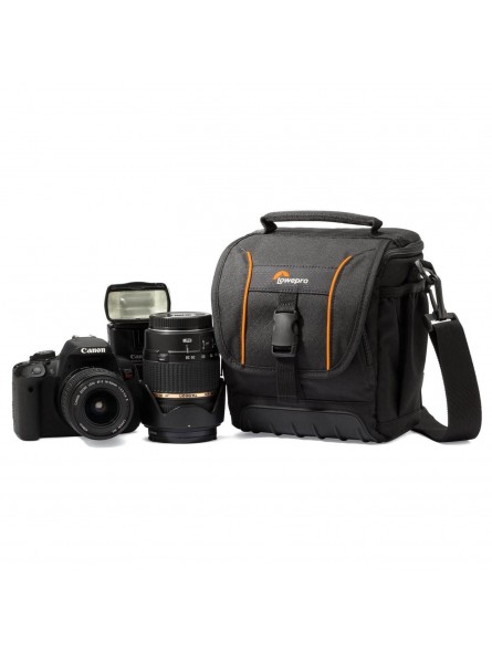 Adventura SH 140 II Lowepro - 
Fits compact DSLR with kit lens and extra lens or flash
Adjustable divider system in main compart