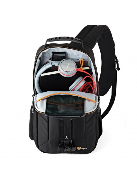 Slingshot Edge 250 AW Black Lowepro - 
Compact DSLR with attached lens (like 18-200mm) plus extra lens
Room for personal gear su