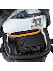 Lowepro Torba Nova 140 AW II Black Lowepro - Passend für spiegellose Kameras oder kompakte DSLRs mit angeschlossenem 17-85 mm ..