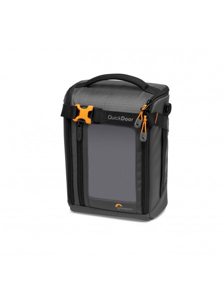 Lowepro GearUp Creator Box L II Lowepro - Die Innenteiler passen sich an, um die spiegellose Kamera und das zusätzliche Objektiv