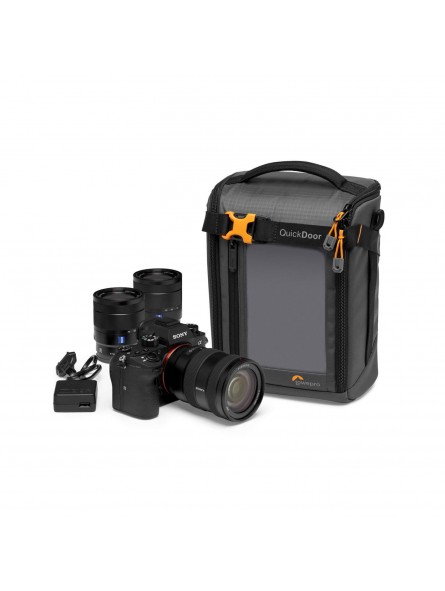 GearUp Creator Box L II Lowepro - 
Interior dividers adjust to secure mirrorless camera&amp;extra lens
Fast &amp; secure QuickDo