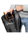 Lowepro GearUp Creator Box L II Lowepro - Die Innenteiler passen sich an, um die spiegellose Kamera und das zusätzliche Objektiv