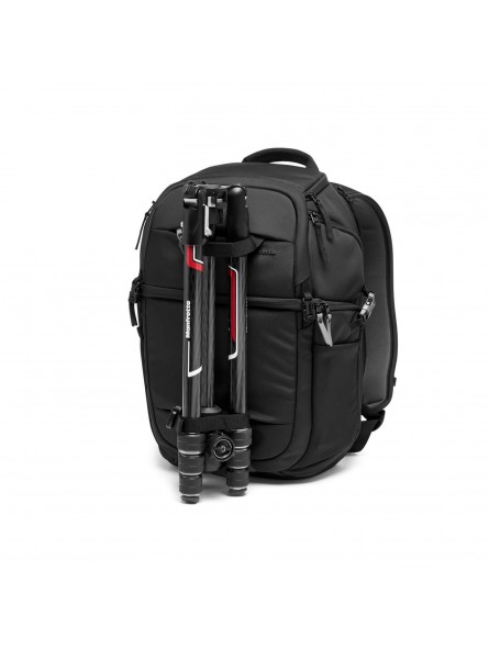 Advanced Fast Backpack III Manfrotto - 
Fits a full frame camera + 70-200/4 lens, 3 lenses + accessories
Versatile dual side acc