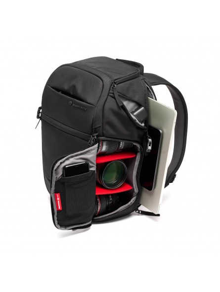 Advanced Fast Backpack III Manfrotto - 
Fits a full frame camera + 70-200/4 lens, 3 lenses + accessories
Versatile dual side acc