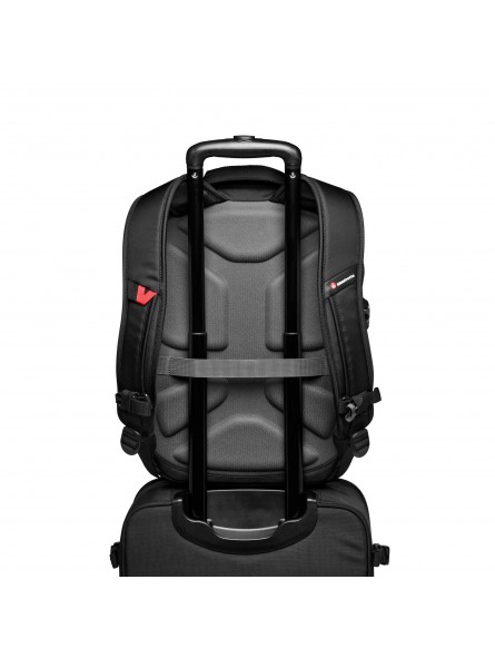 Advanced Fast Backpack III Manfrotto - 
Fits a full frame camera + 70-200/4 lens, 3 lenses + accessories
Versatile dual side acc