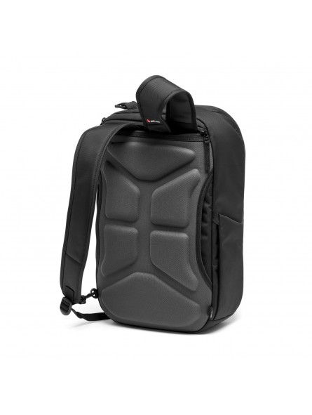 Advanced Hybrid Backpack III Manfrotto - 
Carry as backpack, shoulder bag, or handle bag to fit your style
Holds a DSLR or mirro