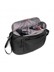 Advanced Hybrid Backpack III Manfrotto - 
Carry as backpack, shoulder bag, or handle bag to fit your style
Holds a DSLR or mirro