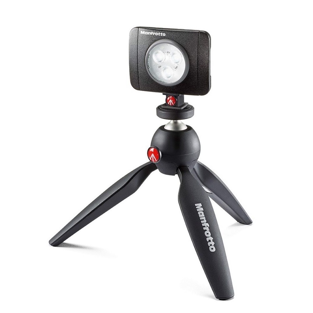 LUMIMUSE - 3 LED lamp Manfrotto - 
3 bright LED lights provide you with high colour rendition
Compact size lets you pack it into