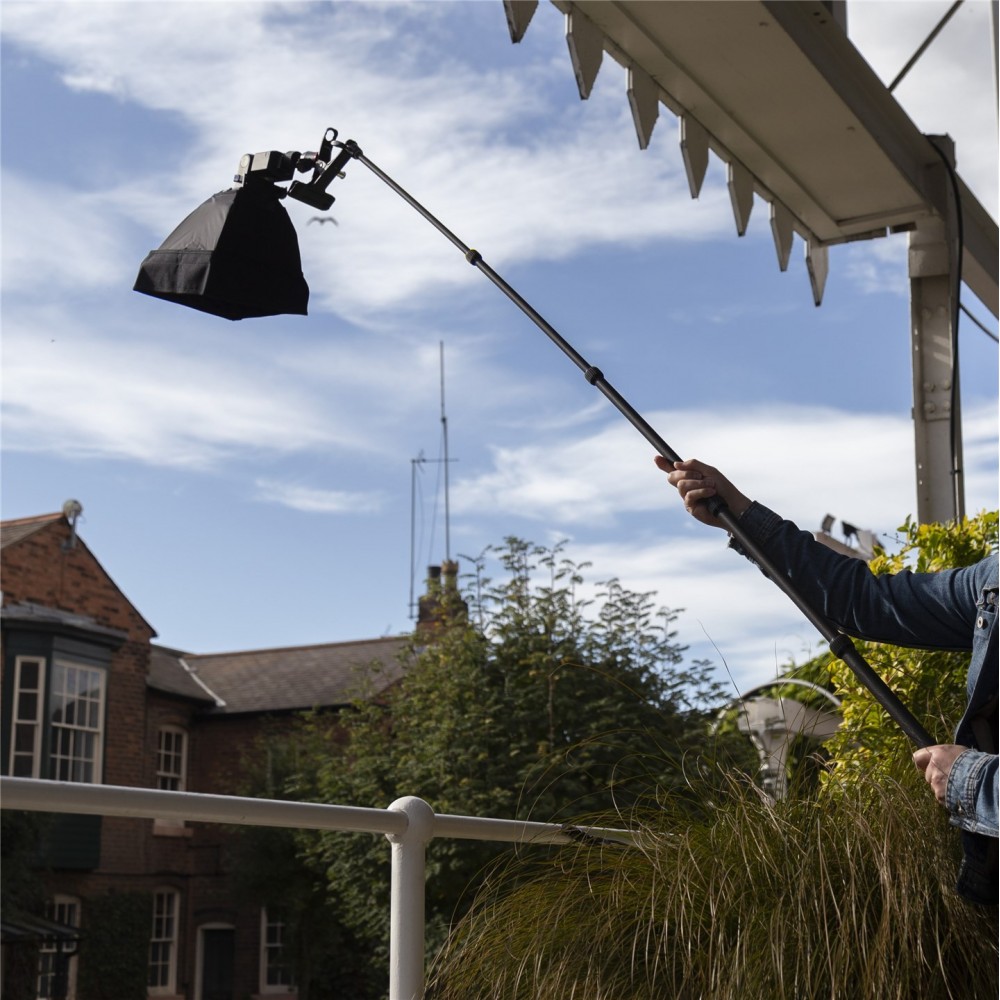 Cold Shoe Spring Clamp Manfrotto - Vielseitige, leichte Klemme mit zahlreichen Befestigungsmöglichkeiten
Innovative