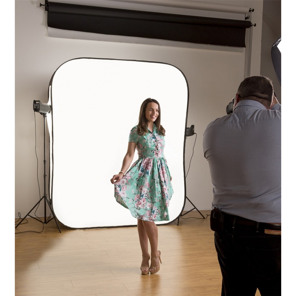 Tło podświetlane Hilite 1,5 x 2,15 m Lastolite by Manfrotto - Ideal für High-Key-Fotografie Hintergrund, der auch als sehr große