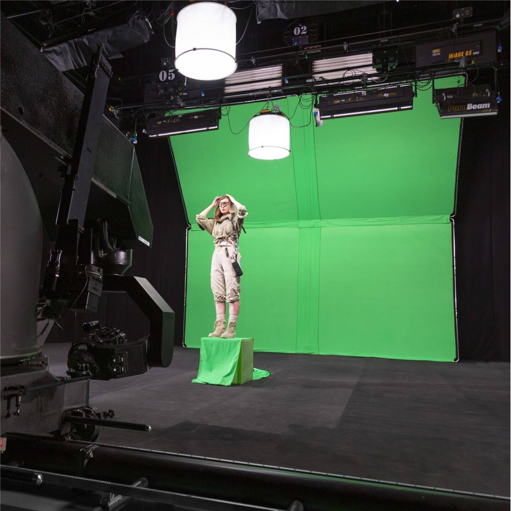 StudioLink Chroma Key Green Connection Kit 3m Lastolite by Manfrotto - 
Allows multiple screens to be joined side-by-side
6 inch