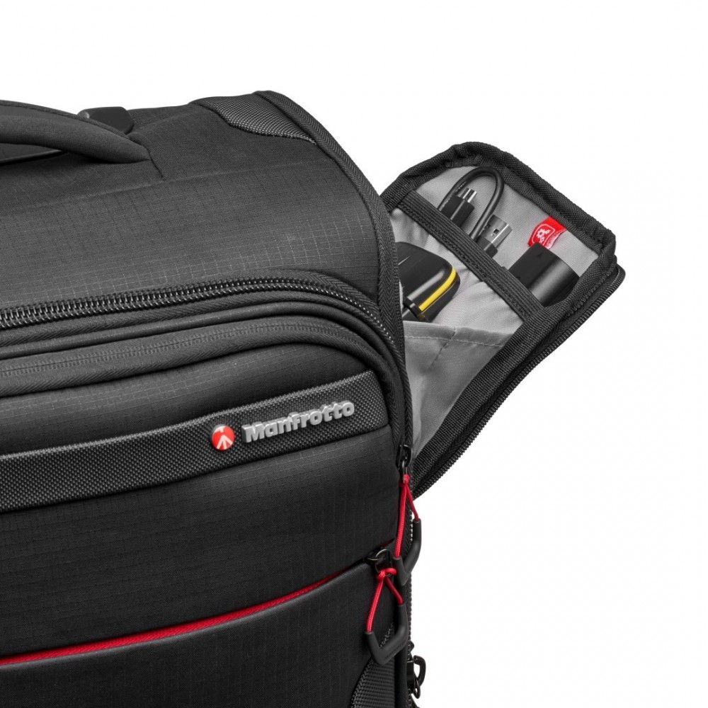 Pro Light Reloader Air-55 carry-on camera roller bag Manfrotto - 
Fits a Pro DSLR with 400/2.8 plus 3 lenses
Outer made from Pro