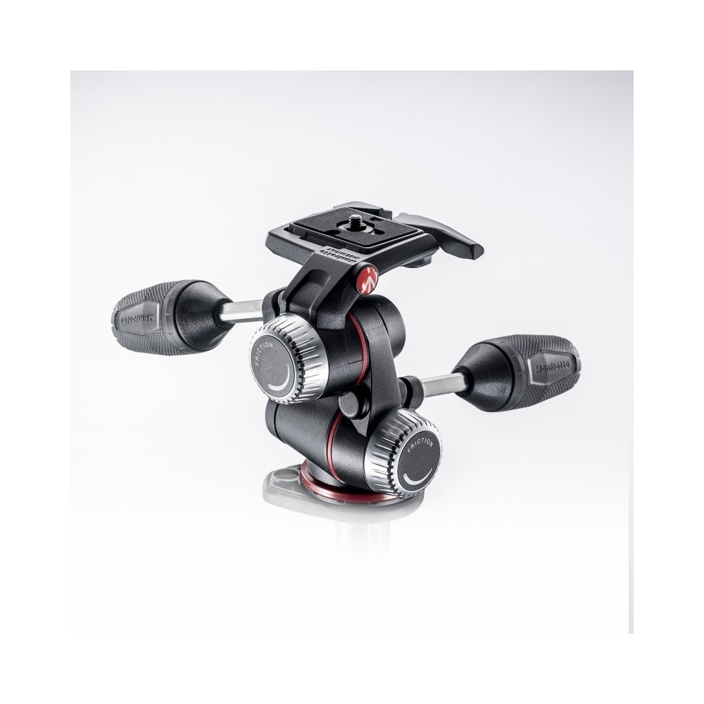 X-PRO 3-Way tripod head with retractable levers Manfrotto - 
Retractable levers for compactness and easy carrying
Friction contr